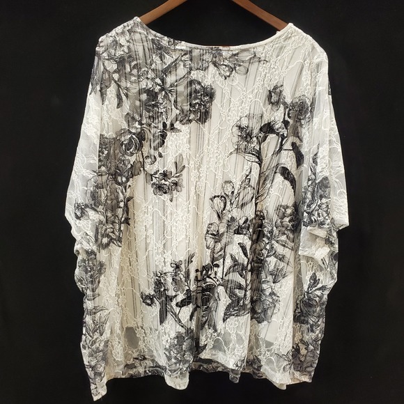 Catherines Womens Short Sleeve Lace Overlay Floral Top Size 2X White Artsy Event - Picture 4 of 11